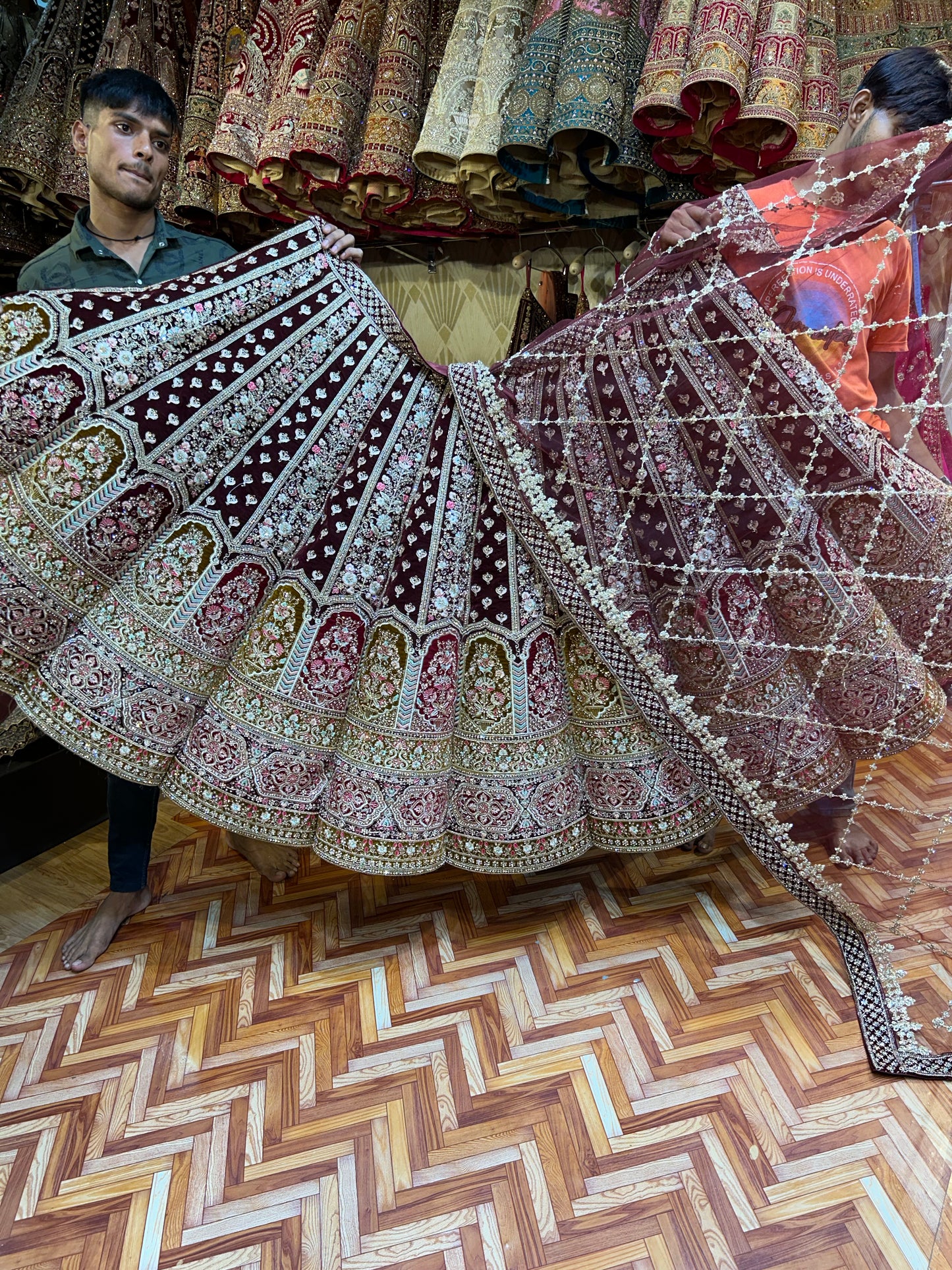 Fabuloso lehenga granate