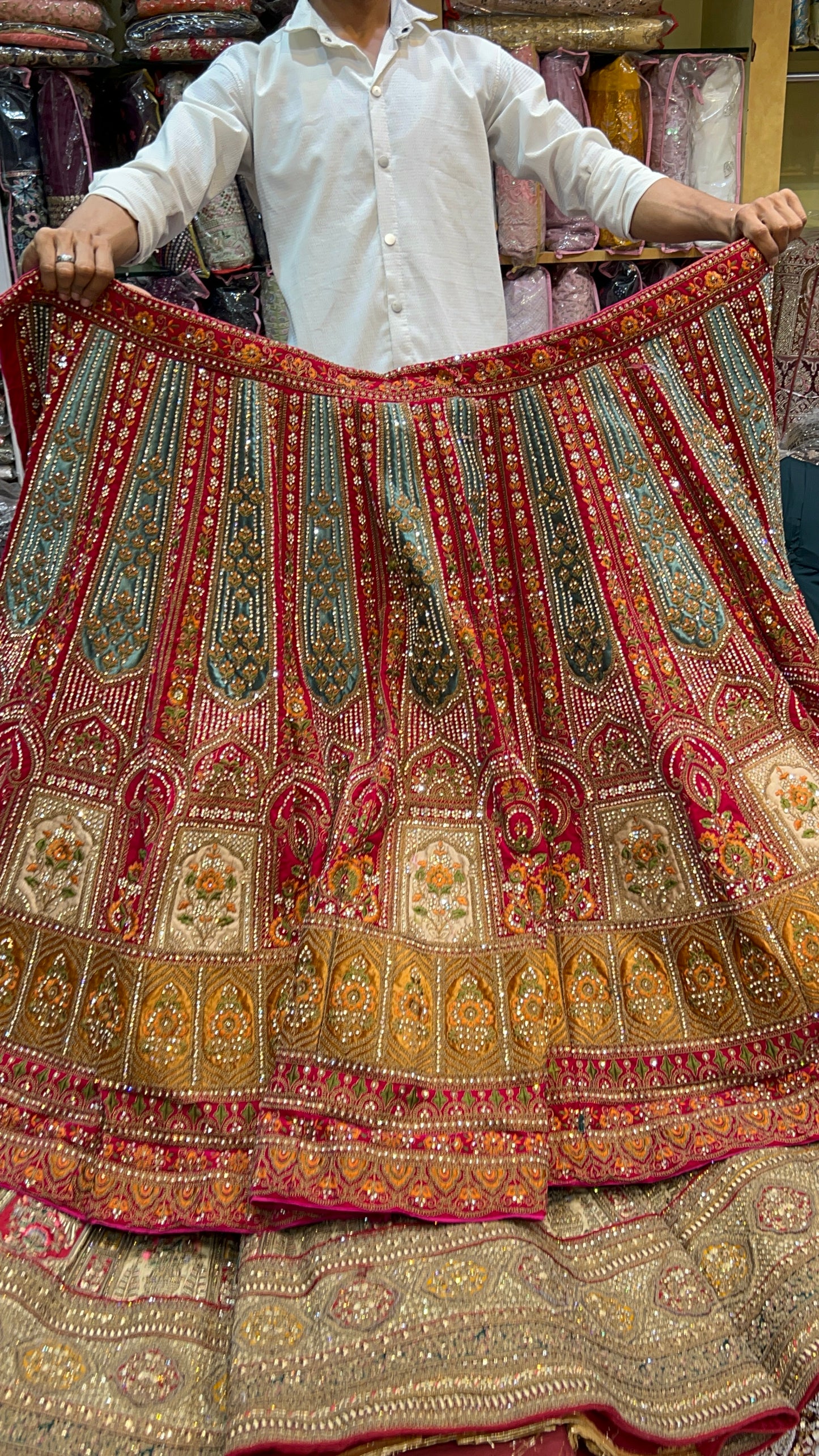 Stunning Red lehenga  🥰