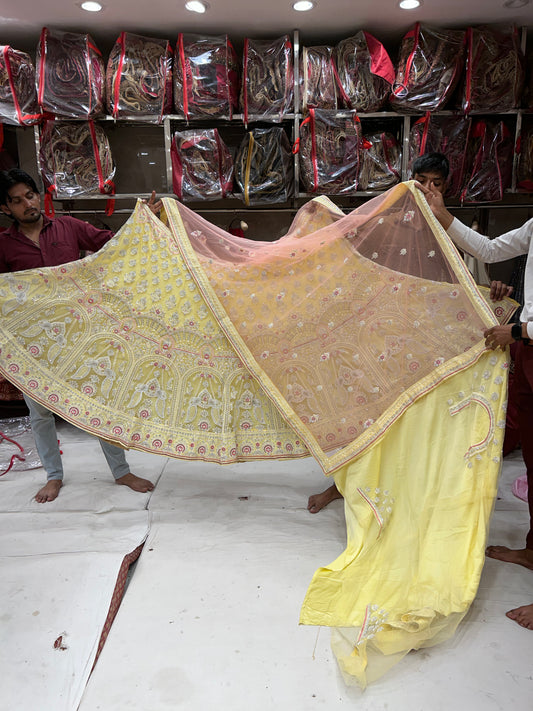 Lehenga de fiesta amarilla tremenda