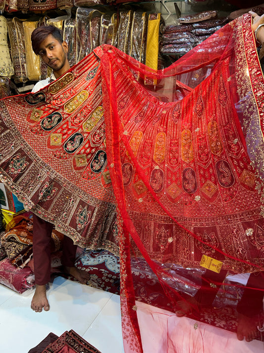 Lehenga de novia roja