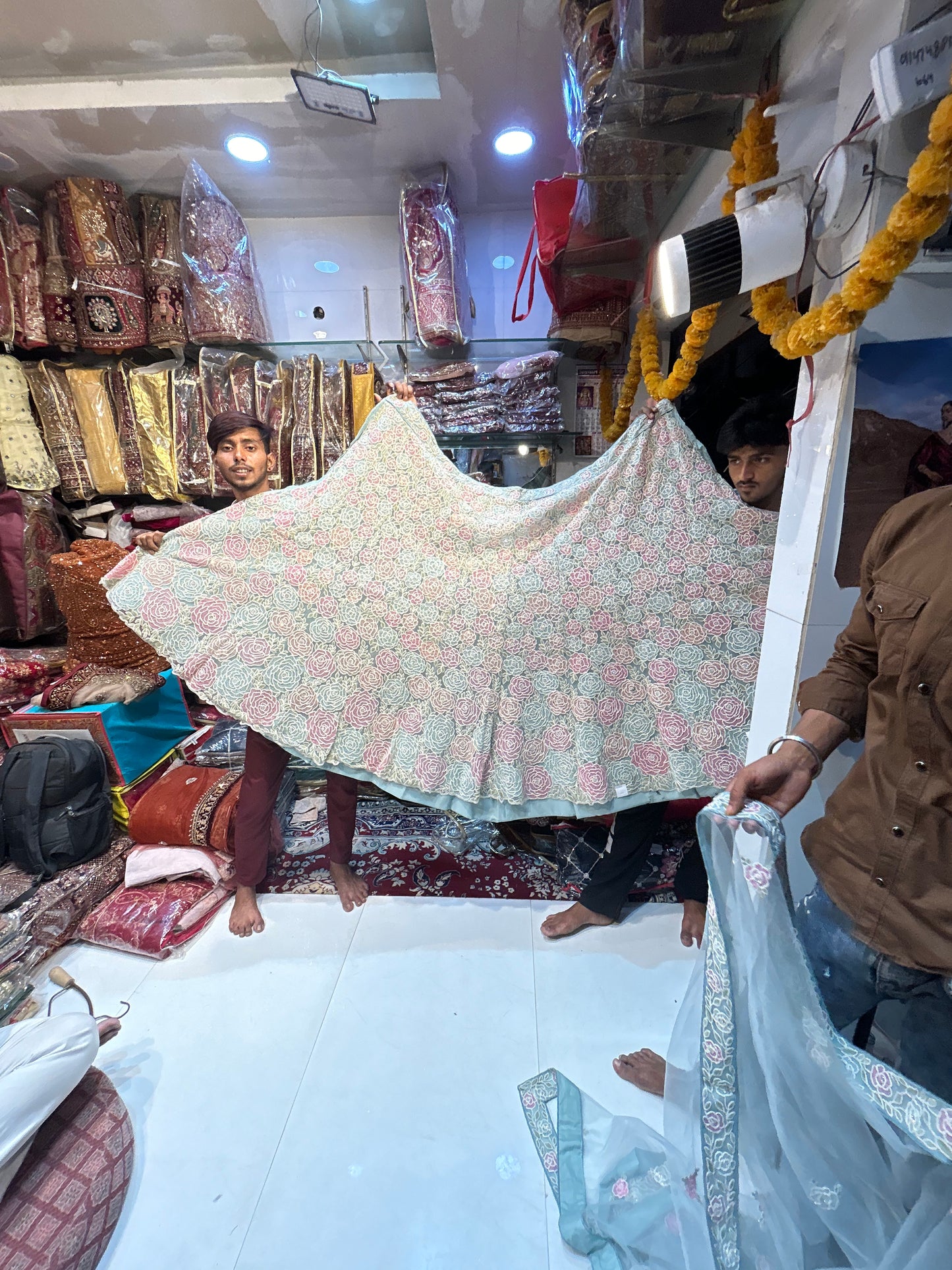 Fantástica lehenga de fiesta con flores