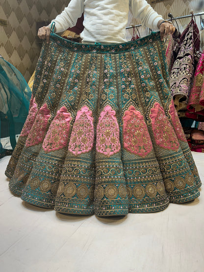 ¡Vaya! ¡Qué magnífica lehenga azul Marwari!