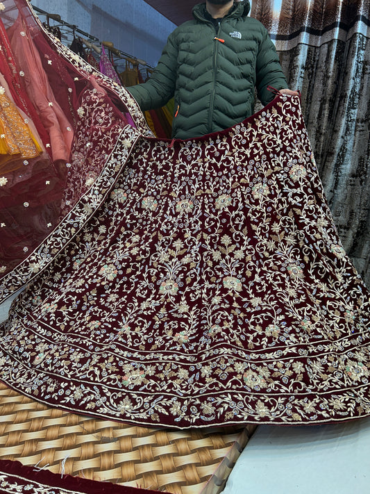 Increíble lehenga violeta púrpura