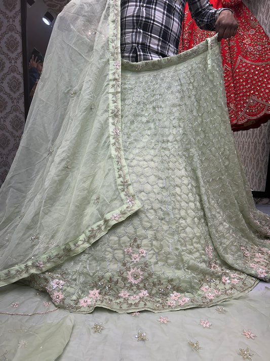 Fantástica Lehenga hecha a mano de Green Jaal