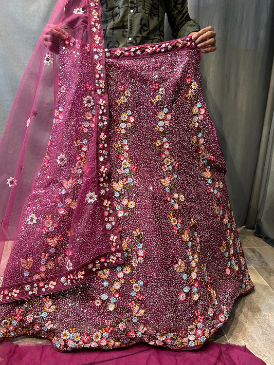 Lehenga roja extraordinaria