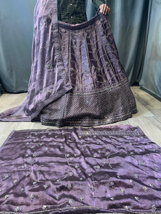 Lehenga morado real