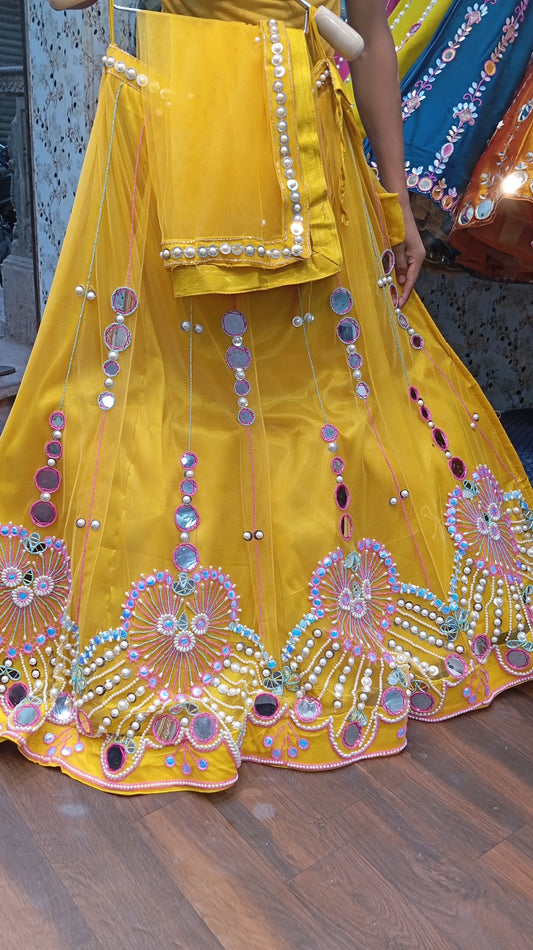 Lehenga amarilla del PDP