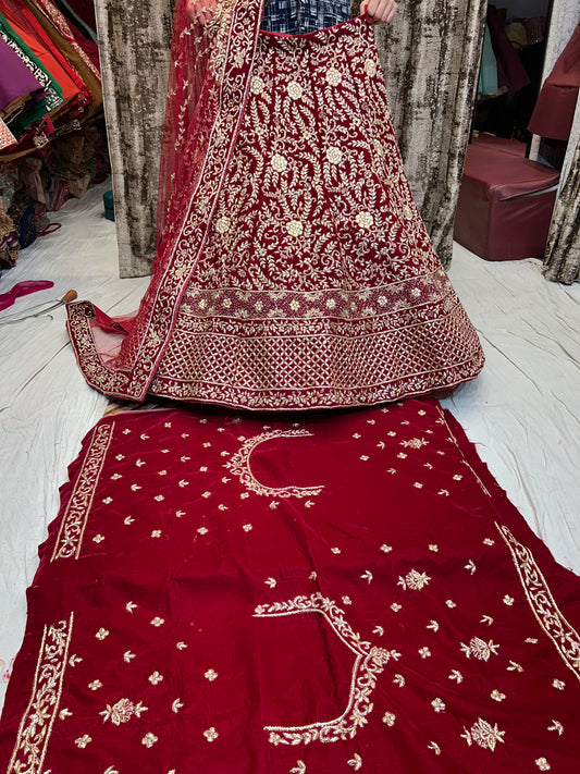 Lehenga roja de Hit