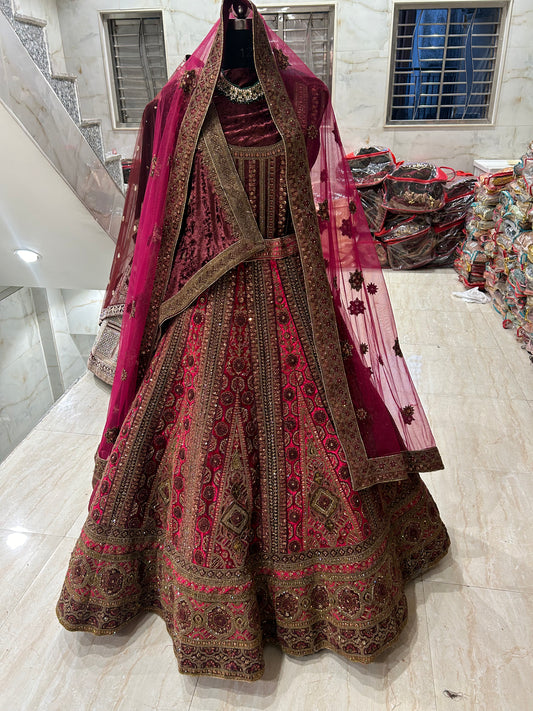 Lehenga roja de Blogbuster