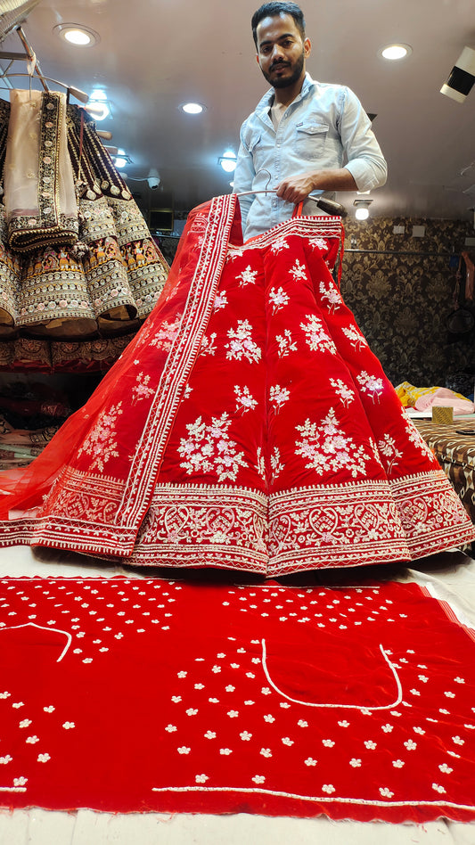 Lehenga nupcial de terciopelo rojo