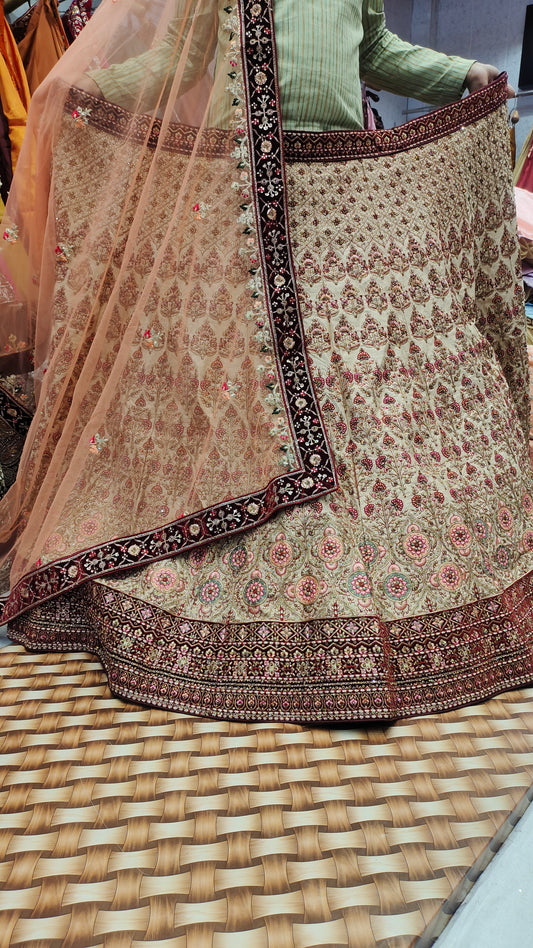 Lehenga blanca de diseño real