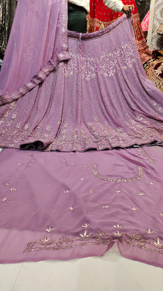 Lehenga con flores de lavanda