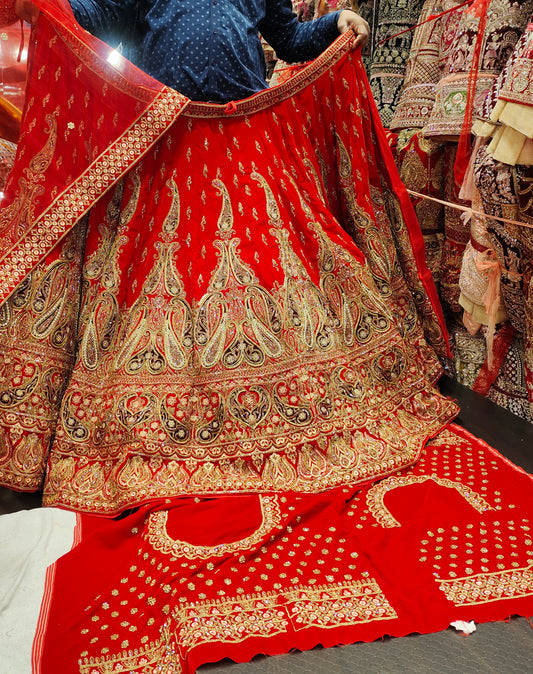 Fabulosa lehenga roja