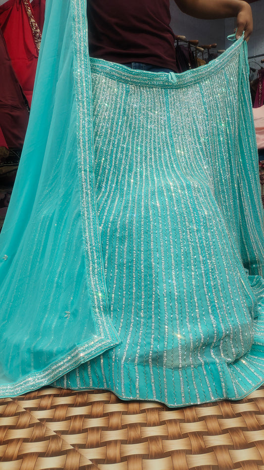 Lehenga con trabajo de secuencia azul