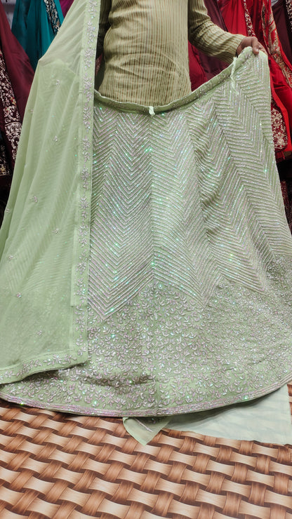 Lehenga verde claro con estampado en zigzag