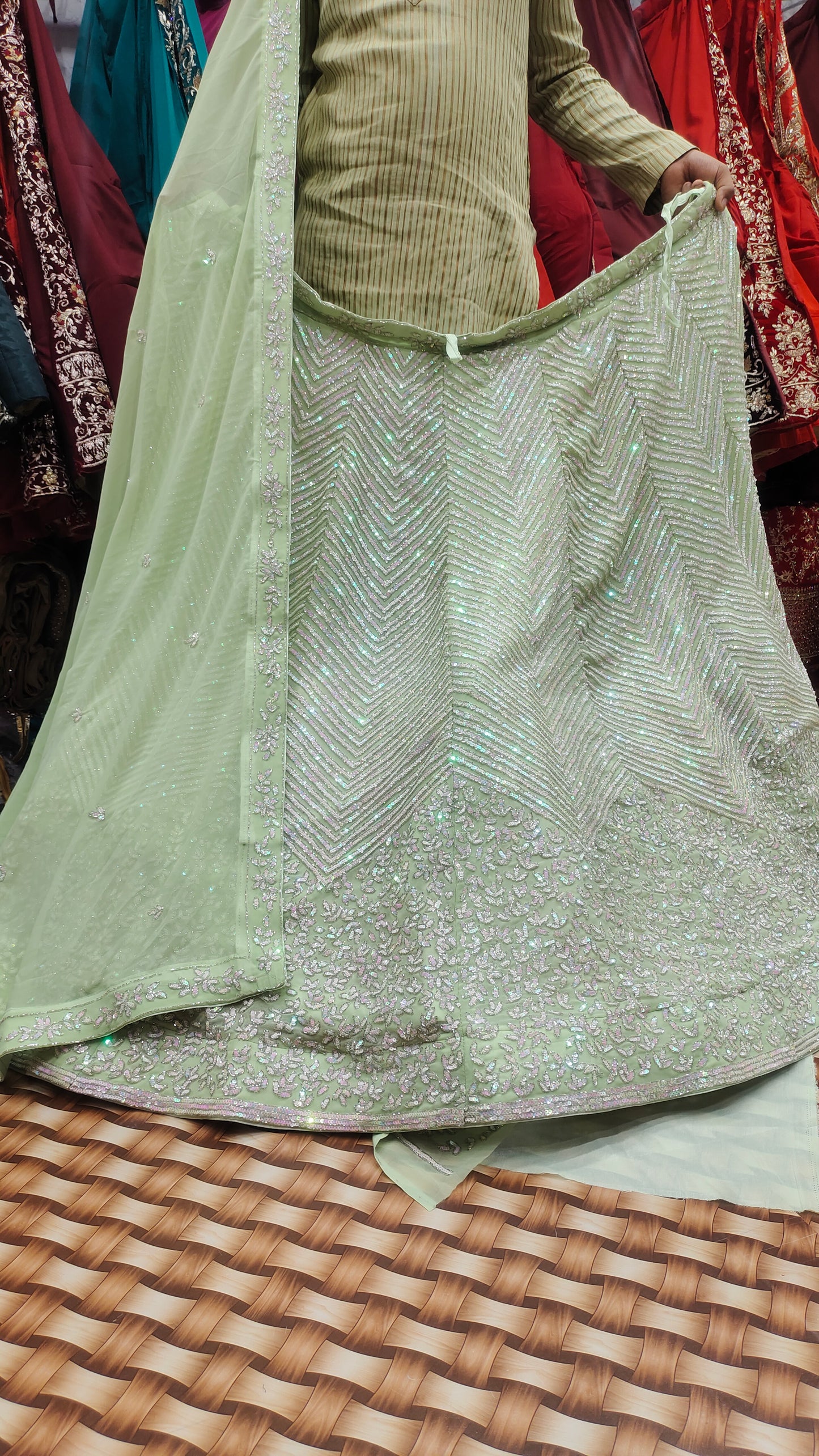 Lehenga verde claro con estampado en zigzag