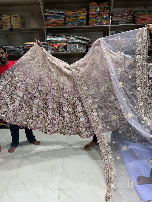 Impresionante lehenga morada