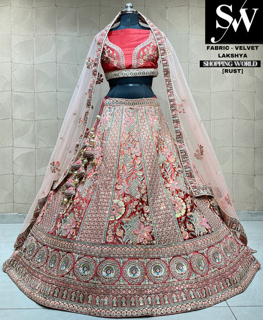 Lehenga de color óxido que llama la atención