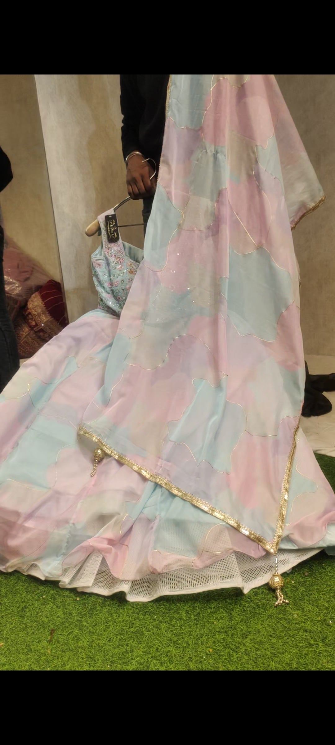 Vestido de niña azul deslumbrante Lehenga