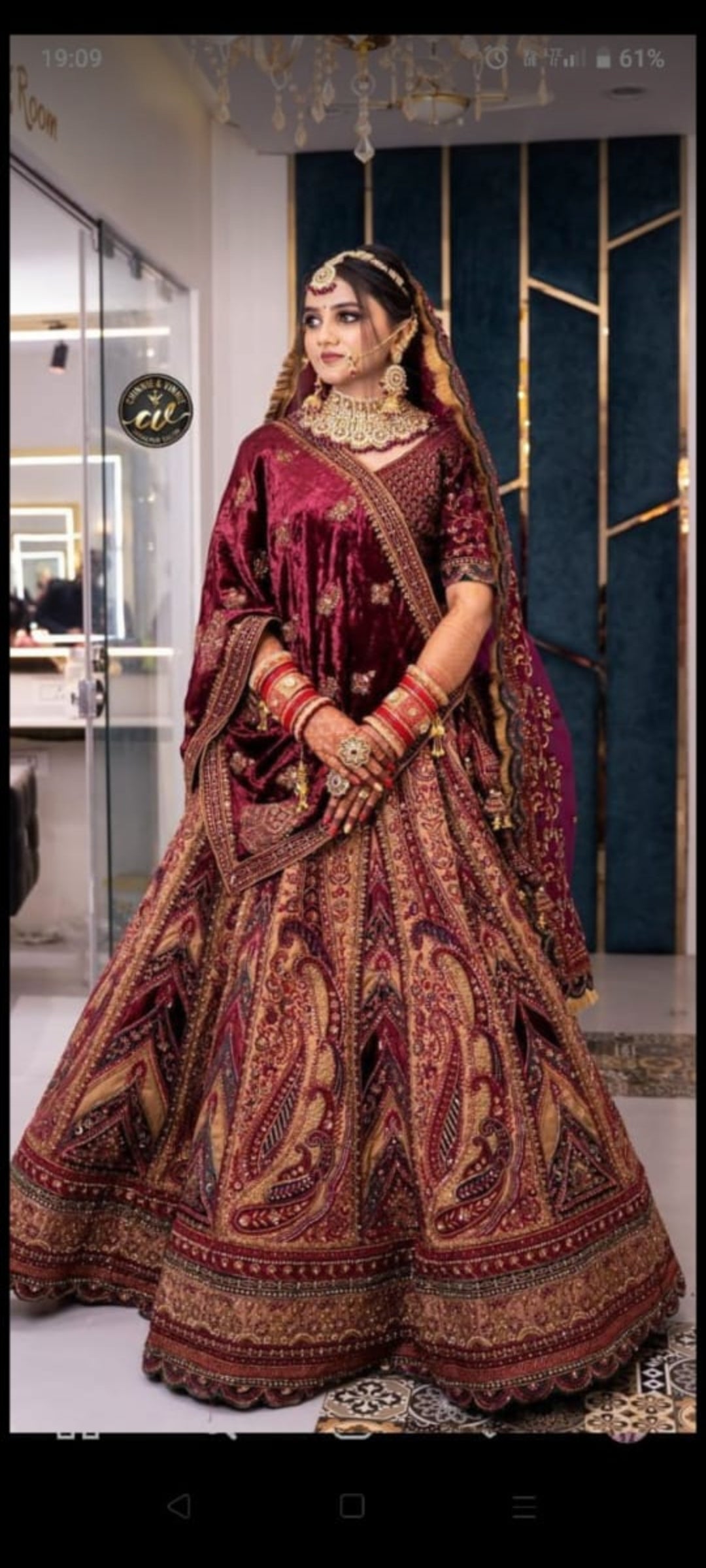 Lehenga nupcial para clientes satisfechos con Multi Kali