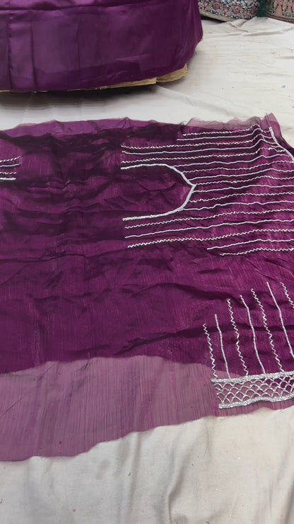 Atractiva lehenga violeta morada