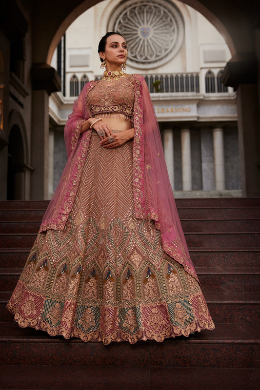 Hermosa lehenga beige rosa cliente satisfecho