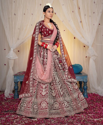 Agradable lehenga nupcial de doble duptta roja