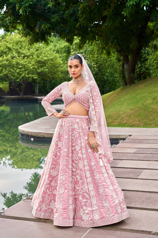 Preciosa lehenga de novia color rosa