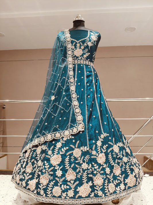 Lehenga azul de rama justa