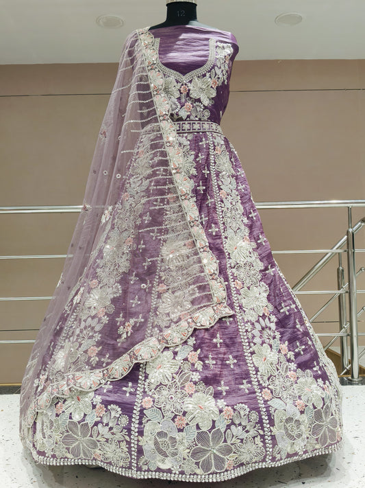 Atractiva lehenga de color rosa lavanda