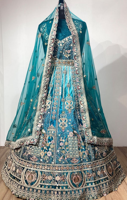 Lehenga azul majestuosa de diseñador