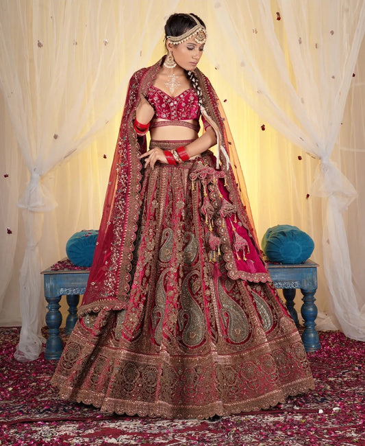 Lehenga nupcial glamurosa de doble capa color granate