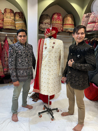 Sherwani de color rojo crema real