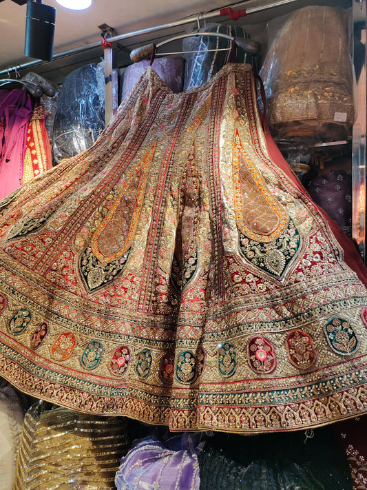 भारी आइवरी सरसों दुल्हन lehenga