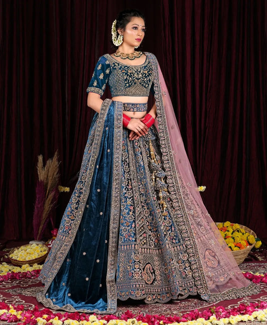 Impresionante lehenga nupcial de doble duptta en azul profundo