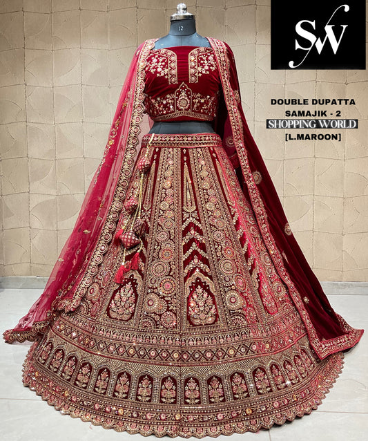 Lehenga de novia de diseño en color granate claro y doble dupatta