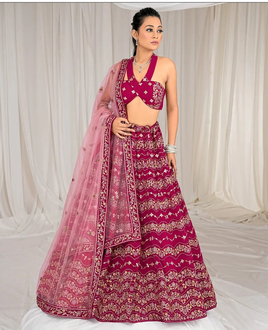 Lehenga roja de buen aspecto