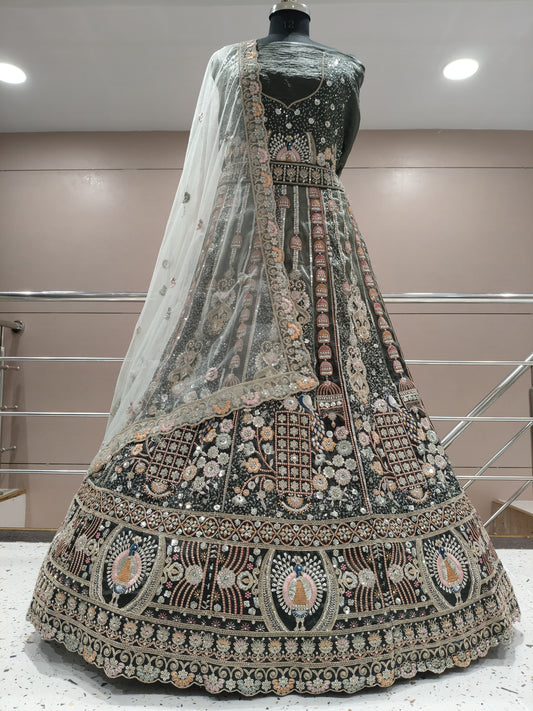 Impresionante lehenga de pavo real verde oscuro