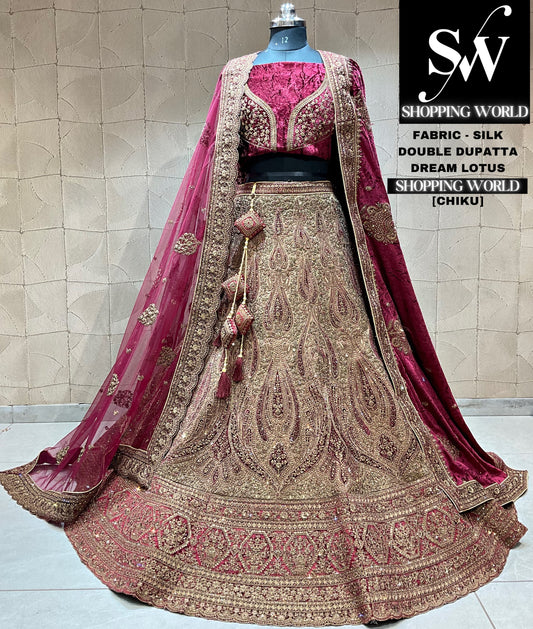 Lehenga nupcial glamurosa color granate de Chiku