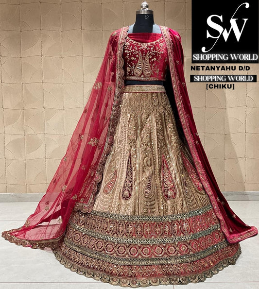 Hermosa lehenga nupcial dorada de Chiku