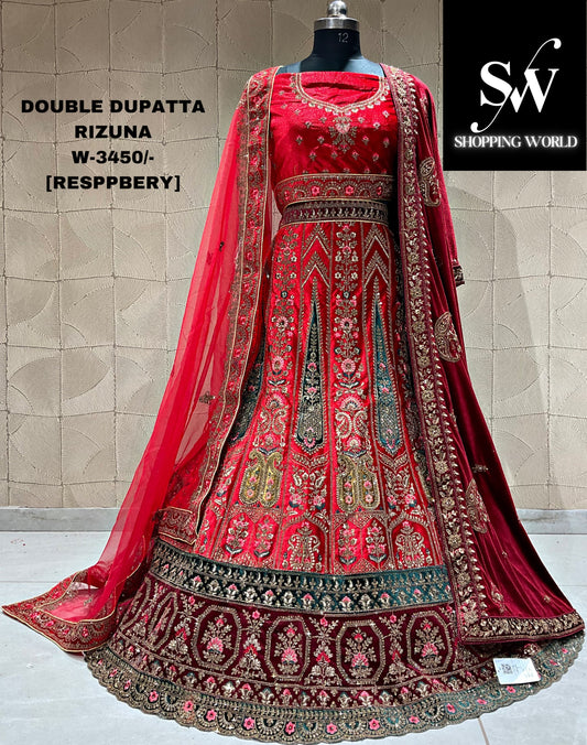 Elegante lehenga de novia de doble capa en color granate, rosa oscuro y frambuesa