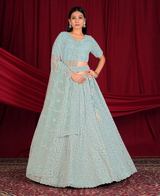 Lehenga azul cielo llamativa