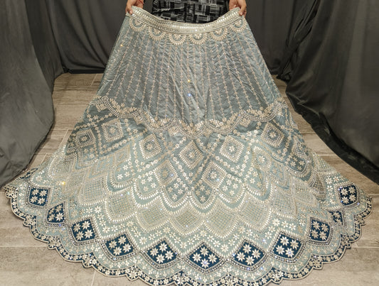 Bonita lehenga azul con top corto