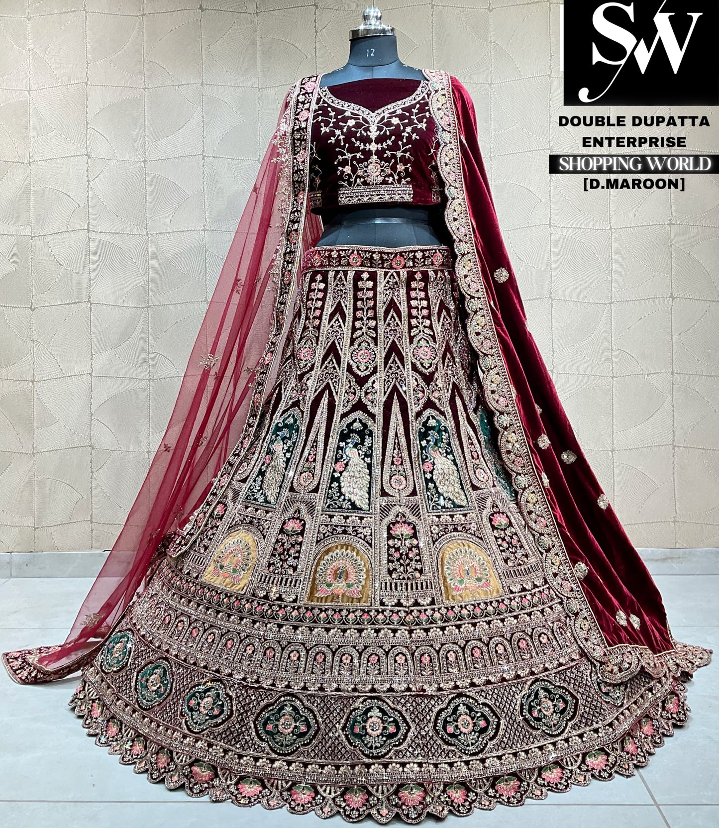 Hermosa lehenga nupcial con doble dupatta