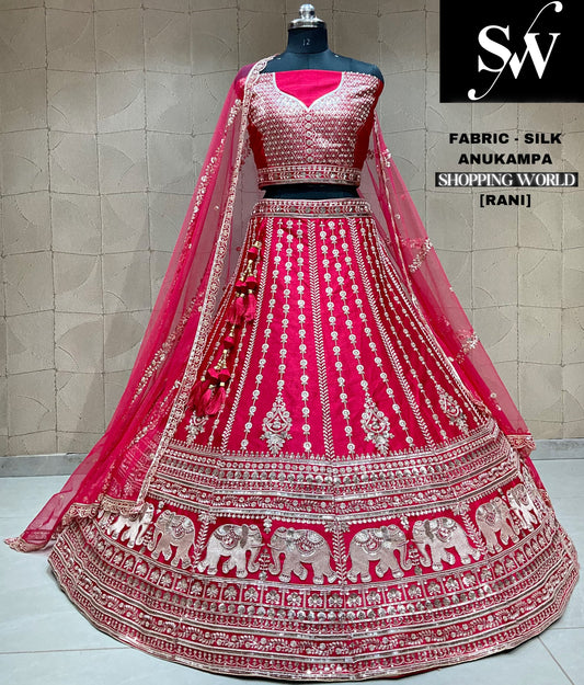 Lehenga nupcial con doble dupatta y gajraj en color rosa rani llamativo