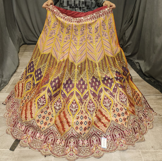 Top corto tipo lehenga multicolor de diseñador