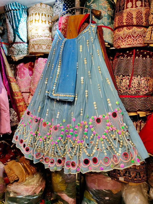 Elegante lehenga azul con perlas de PDP