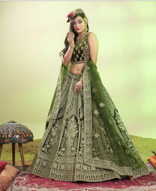 Impresionante lehenga de diseñador en color verde oscuro