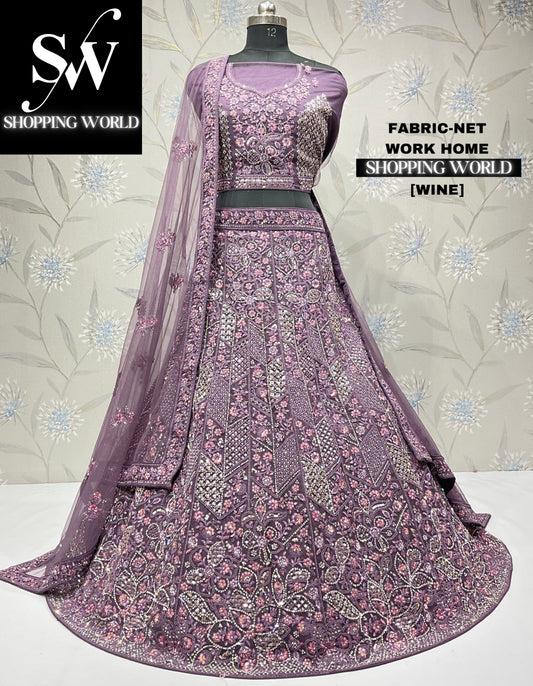 Lehenga color vino morado que llama la atención