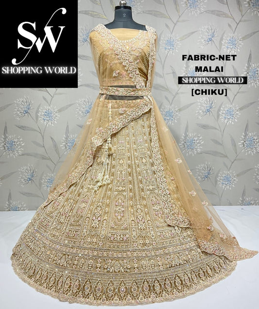 Impresionante lehenga de mostaza chiku